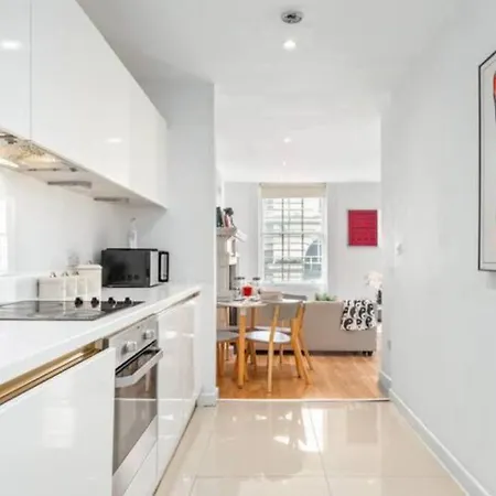 3 Bedroom Flat In Haymarket London Sleeps 14 Hy1 Exterior foto