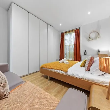 3 Bedroom Flat In Haymarket London Sleeps 14 Hy1 Exterior foto