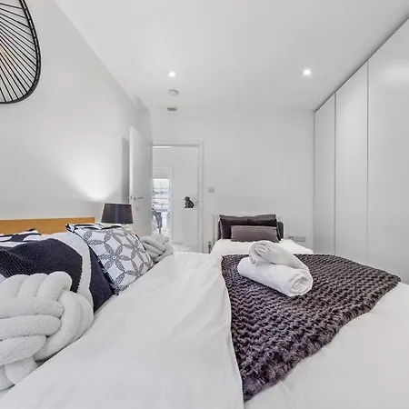 3 Bedroom Flat In Haymarket London Sleeps 14 Hy1 Exterior foto