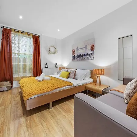 3 Bedroom Flat In Haymarket London Sleeps 14 Hy1 Exterior foto