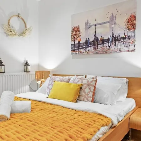 3 Bedroom Flat In Haymarket London Sleeps 14 Hy1 Exterior foto